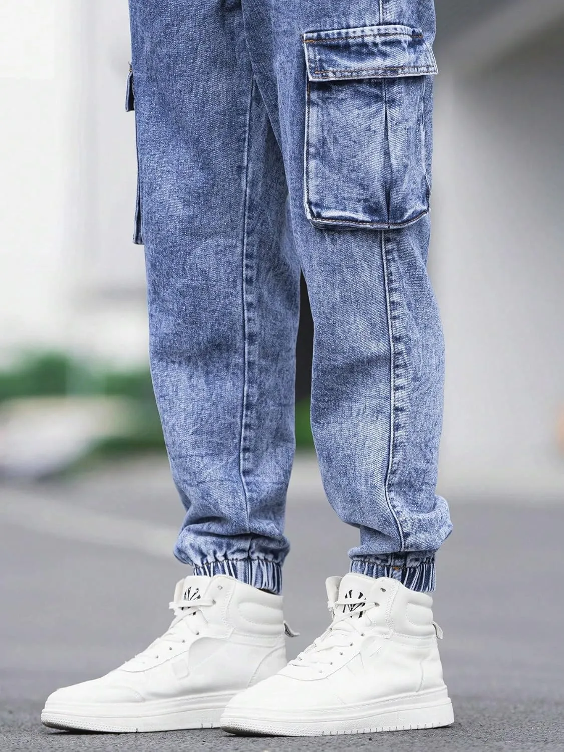 Verdusa Men's Elastic Waist Drawstring Denim Cargo Pants Joggers with Pockets